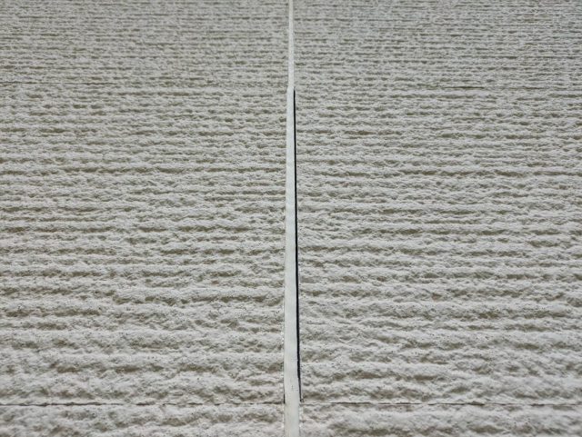 駒ヶ根市I邸_外壁-痩せたコーキング