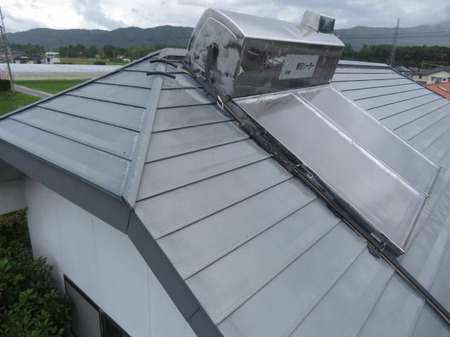 伊那市K邸_色あせた金属屋根
