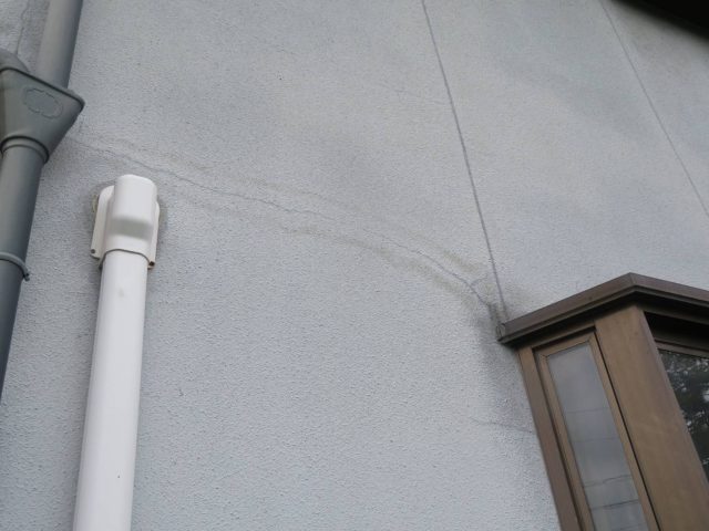 伊那市K邸_サッシ上から伸びたクラック