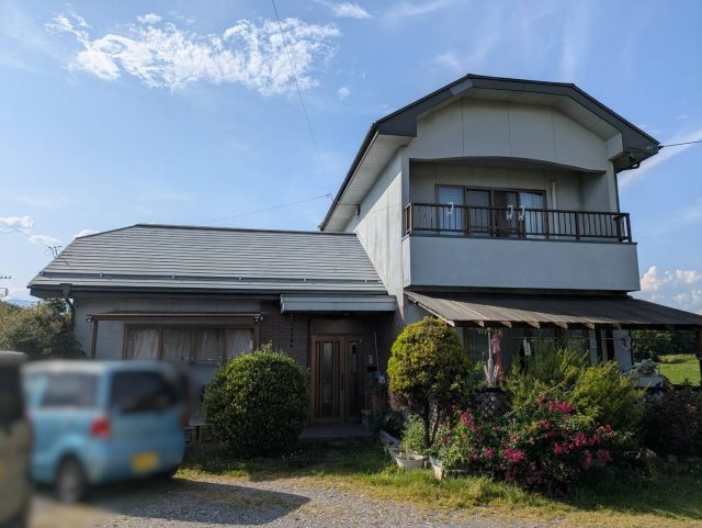 伊那市で築25年を経過したお宅にて、外壁と屋根の無料点検を実施しました