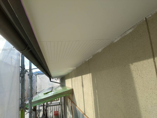 飯田市I邸_軒天塗装2回目完了