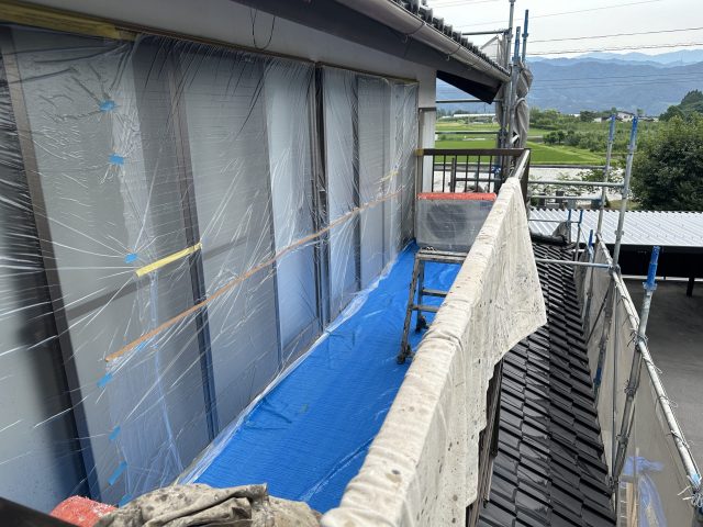飯島町I邸_養生の済んだベランダ周辺