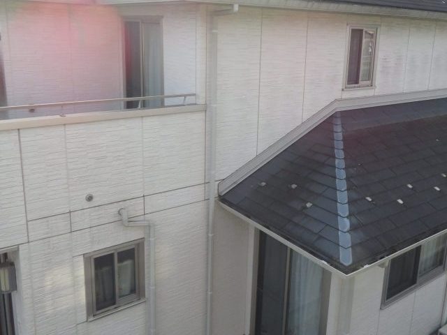 飯田市O邸_劣化で黒ずんでいる目地