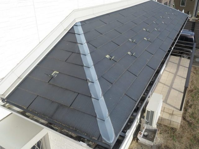 飯田市O邸_コケ・カビ汚れの見られる庇屋根