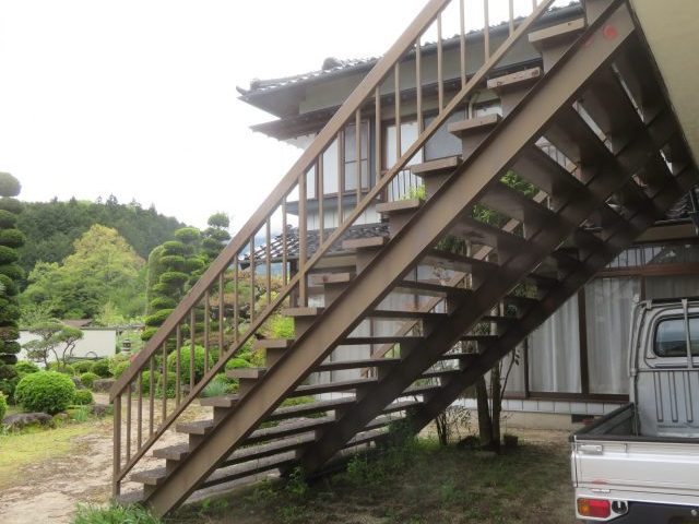 飯島町A邸_鉄骨階段全体の劣化状況