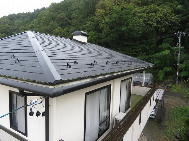 伊那市：屋根塗装工事を行う住宅のスレート屋根