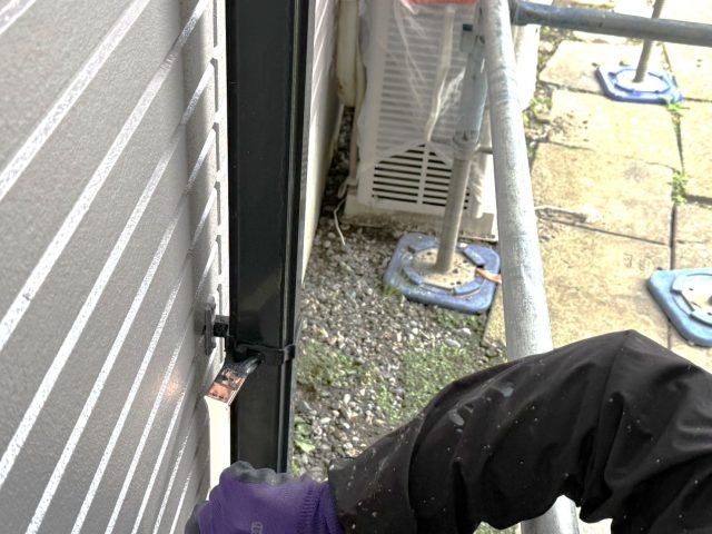 伊那市H様邸_雨樋塗装1回目