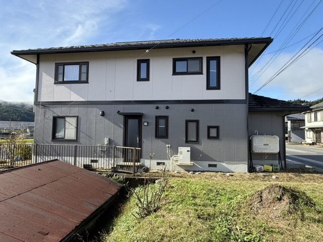 阿南町G邸_施工後-勝手口側