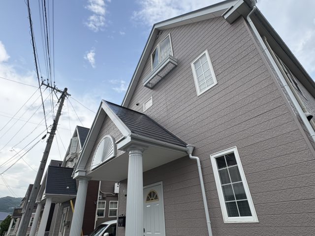 飯田市の築25年になる住宅の外壁屋根塗装工事が完成！ビフォーアフターのご紹介です