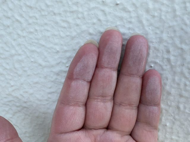 高森町N邸_チョーキング現象の発生した外壁