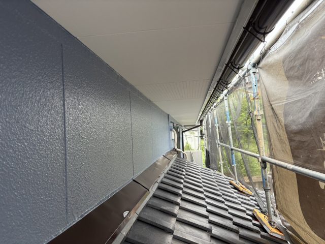 高森町N邸_軒天・雨押え塗装完成