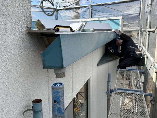 飯田市の外装工事にて、雨樋交換工事のようすをお伝えします