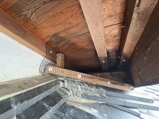 高森町F邸_防鳥ネット設置