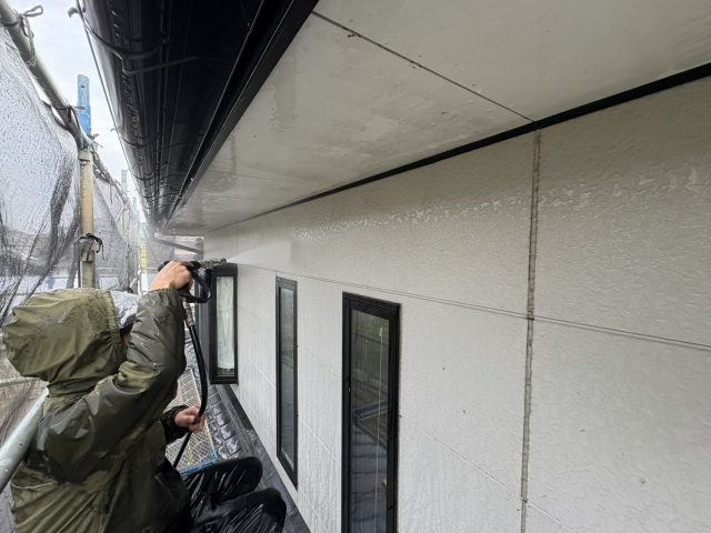 高森町F邸_洗浄作業中