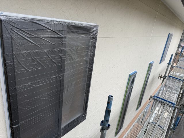 大桑村トミヤハイツ_養生の済んだ窓