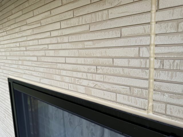 飯田市O邸_サッシ廻りコーキング完成