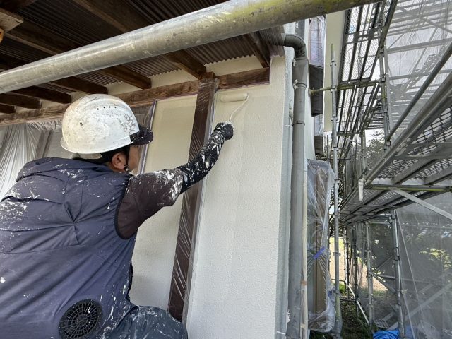 伊那市K邸_外壁上塗り中