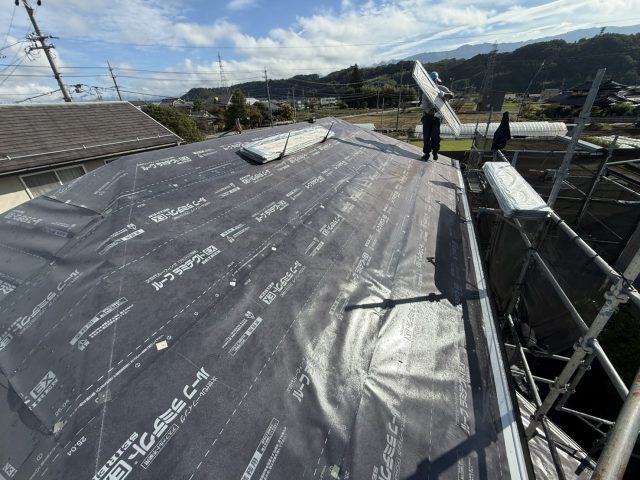 飯田市K邸_屋根カバー工事-ルーフィング・荷揚げ