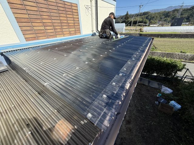 飯田市K邸_ポリカ波板張り替え