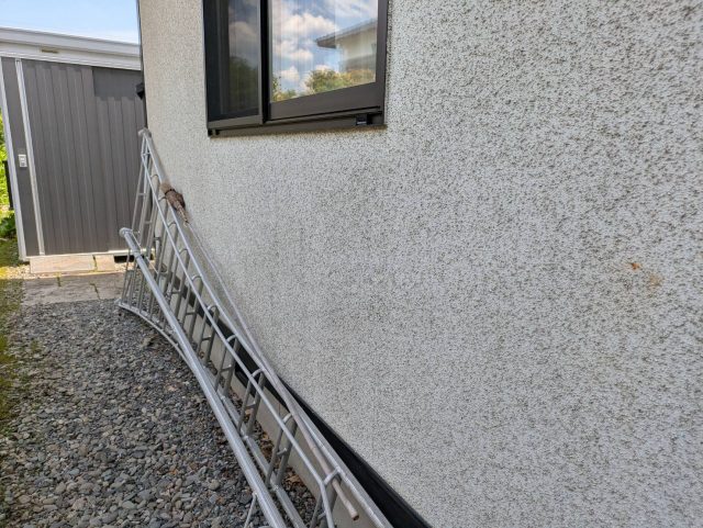 伊那市K邸_施工前の外壁のようす-別角度から