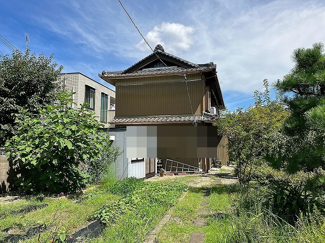 本巣市で瓦屋根の全体点検、庭に落ちた漆喰をきっかけに修理を相談