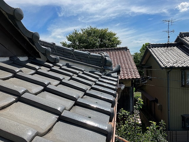 棟まわりの瓦屋根