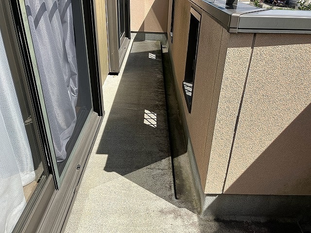 床面の色むら