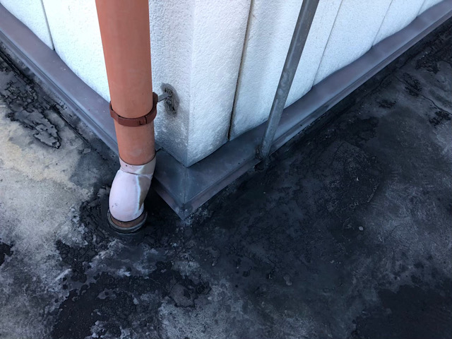 ベランダが真っ黒になってしまいました