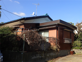 船橋市宮本の賃貸戸建にて屋根塗装前点検を実施、谷樋の排水不良は屋根材の経年劣化を招く原因です