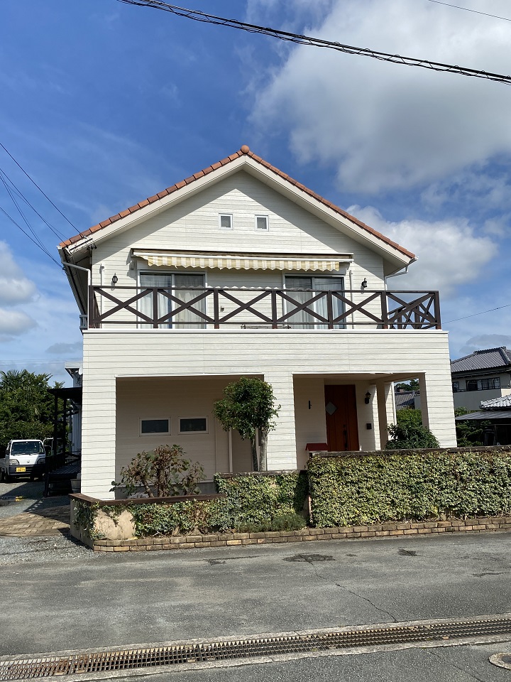 伊勢市上地町でシリコンを使って塗装いたしました。