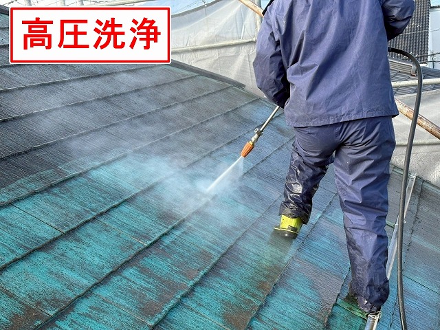 笛吹市でコロニアル屋根の高圧洗浄・棟板金と貫板の撤去・新しい木部貫板の設置を実施