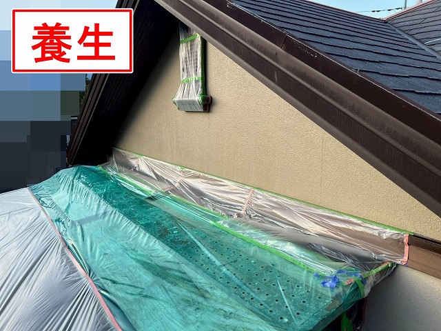 西八代郡市川三郷町で外壁塗装前の養生と下塗りでファインパーフェクトシーラーを塗布