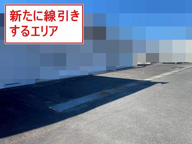 甲府市で建物前に黄色でコの字型のライン引きを実施！ハードライン2回塗り仕上げ！