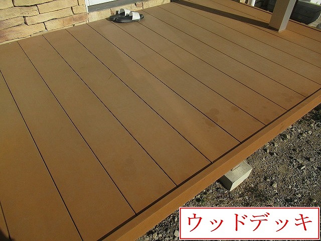 韮崎市でウッドデッキと玄関柱を塗装！ケレン作業後にシリコン塗料を2回塗りします！