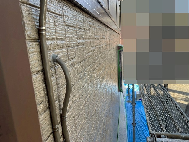 西八代郡市川三郷町でサイディング外壁の塗装ビフォーアフター（下塗り→仕上げ塗装）