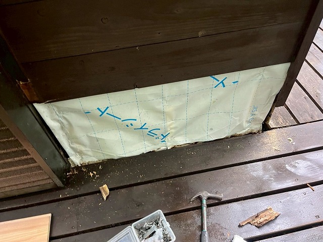 新しい防水材の施工