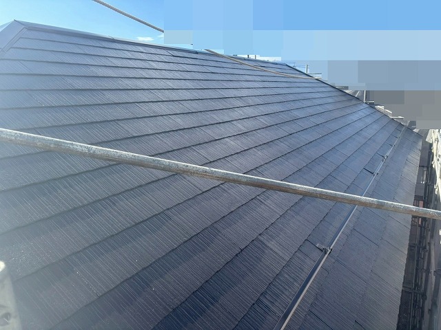 笛吹市でスレート屋根(コロニアル屋根)塗装のビフォーアフター