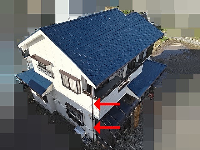 建物側面の雨樋全景ビフォーアフター(塗装後)