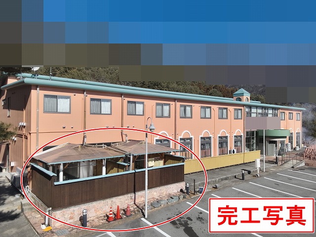 南都留郡富士河口湖町で観光ホテルの木部を塗装する様子（完工時の写真）