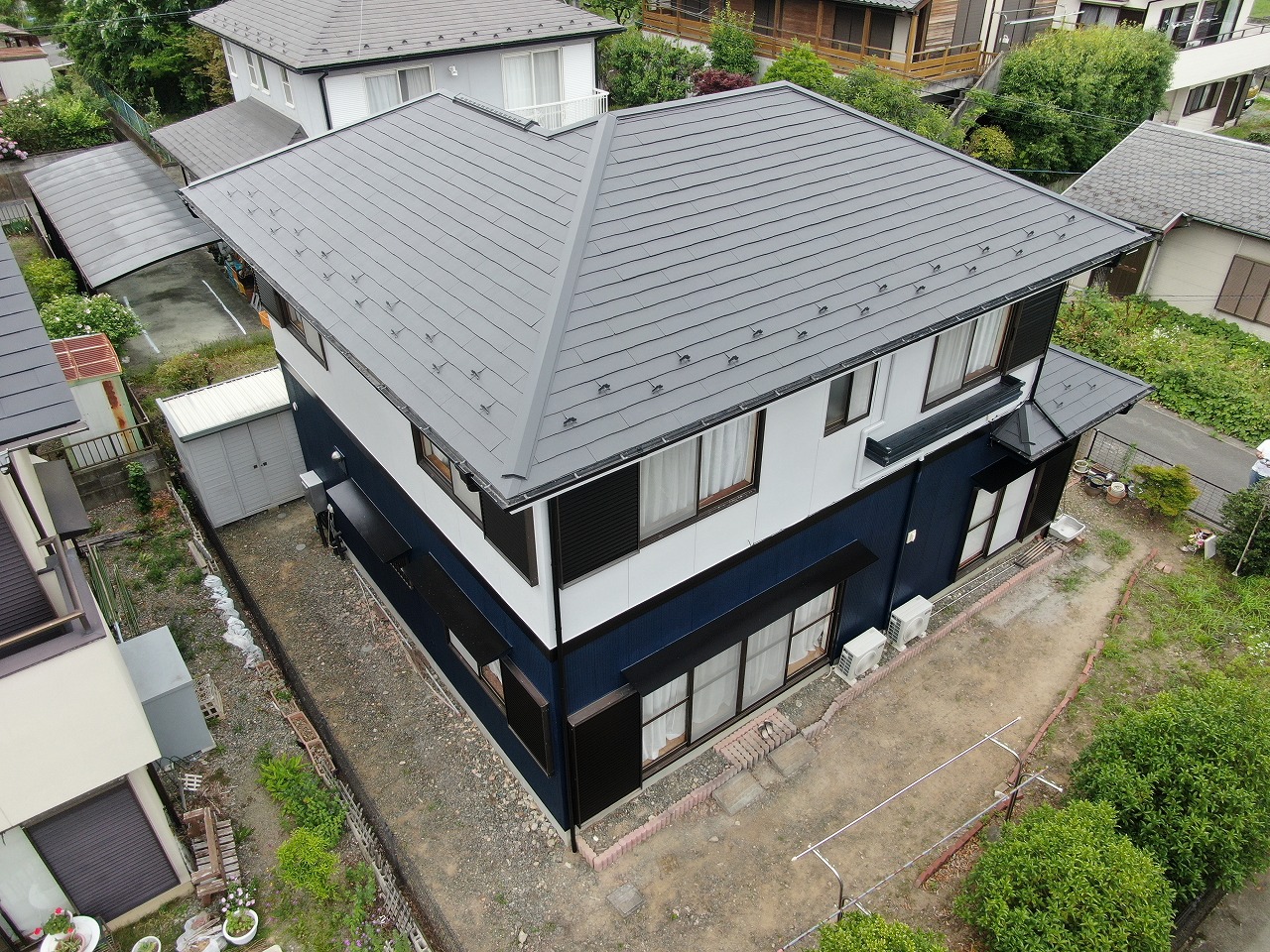 韮崎市　屋根外壁塗装完成　ドローン
