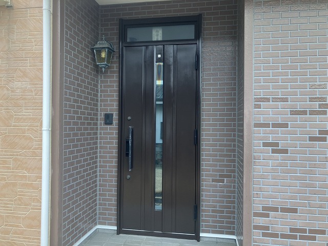 昭和町　玄関ドア塗装　完工写真