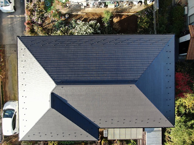 韮崎市　屋根塗装完成　写真