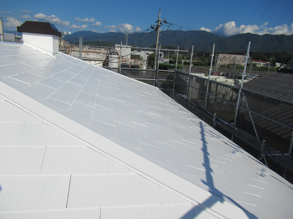 中央市の住宅にて遮熱塗料にて屋根の塗装工事を行いました