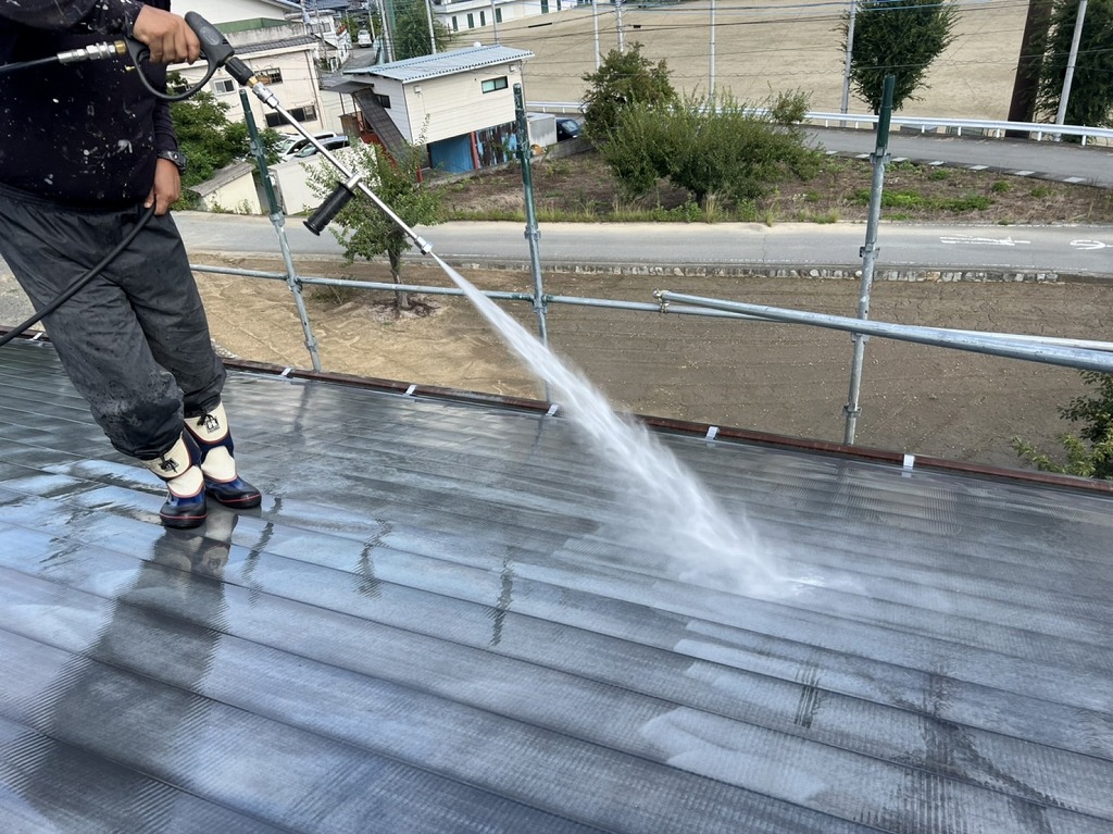 屋根塗装　高圧洗浄　笛吹市