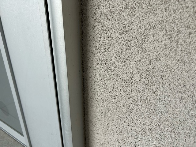 【大阪市平野区】築20年モルタル外壁の幕板＋サッシ廻りシーリング工事｜雨水侵入経路を完全封止