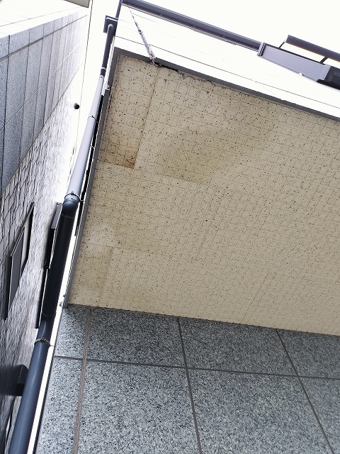 軒天雨染み