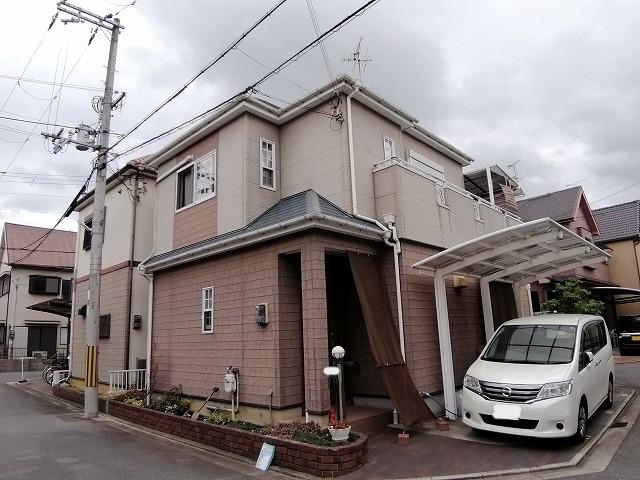 松原市大堀にて築19年の外壁屋根塗装＆防水工事をしました。鮮やかな色へ大変身！