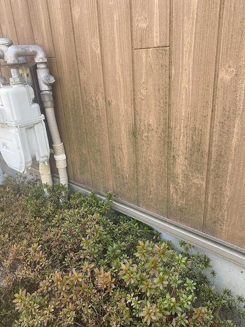 東大阪市吉田にて、屋根の先端が欠けてしまったお家の現調に伺いました。
