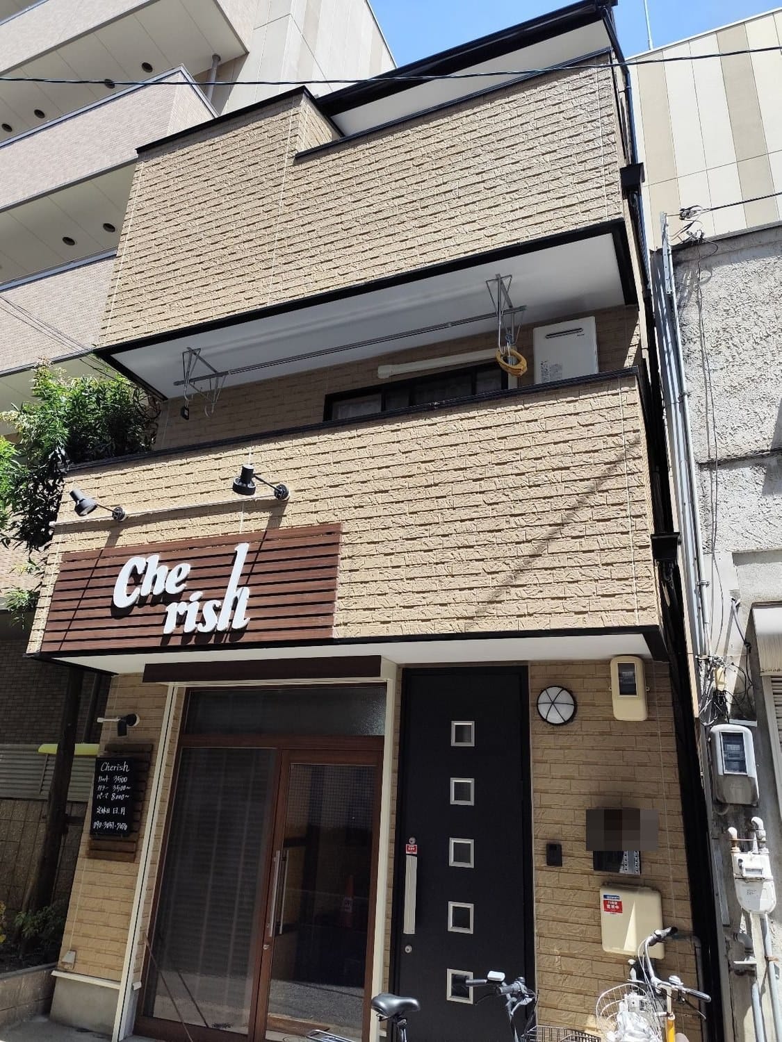 窯業系サイディング外壁とスレート屋根がフッ素塗料で復活！大阪市東住吉区にてベランダ・屋上防水も完了し雨だれから守る