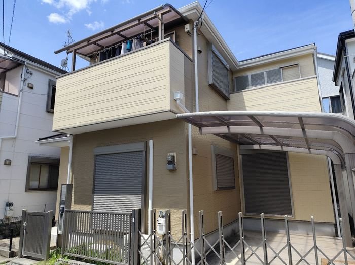 【八尾市曙川東】外壁のひび割れを補修｜既存色を活かした塗り替え事例